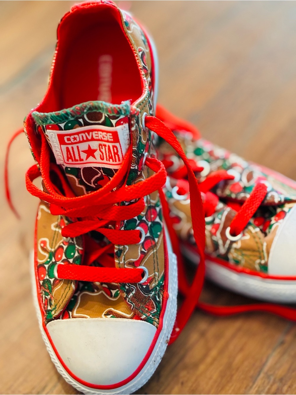 Converse All Star colorful sneakers. Little girl size 1.
